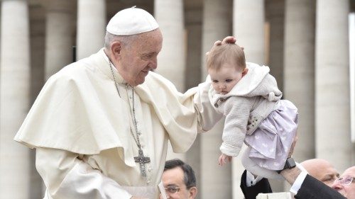 Battesimo-udienza-generale-Papa-Francesco-11-aprile-2018