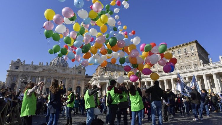 Chaque année, la "caravane de la paix" de l'Action catholique italienne se conclut au Vatican - Archives janvier 2018