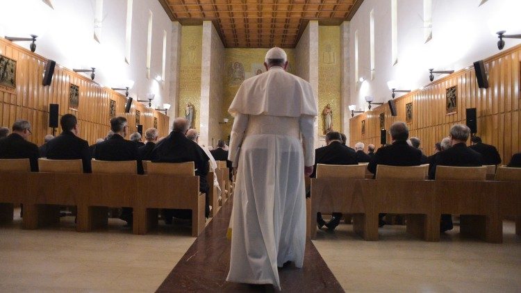 Le Pape François lors des exercices spirituels à Ariccia, en février 2018. 