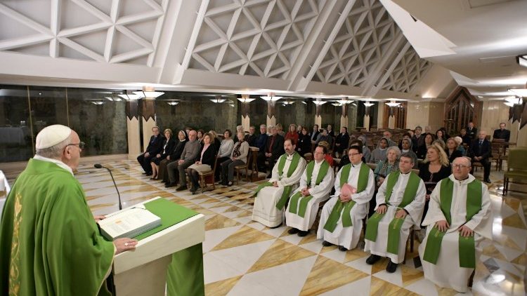 Le Pape François préside la messe à la maison Sainte-Marthe, le mardi 9 janvier 2018. 