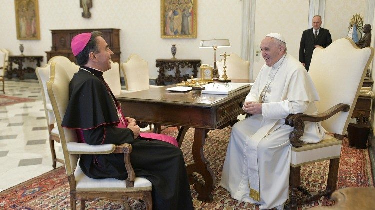Đức Tổng Giám mục Ettore Balestrero yết kiến ĐTC Phanxicô (tháng 1/2018)