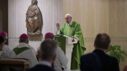 Il Papa celebra la  Messa a Casa Santa Marta