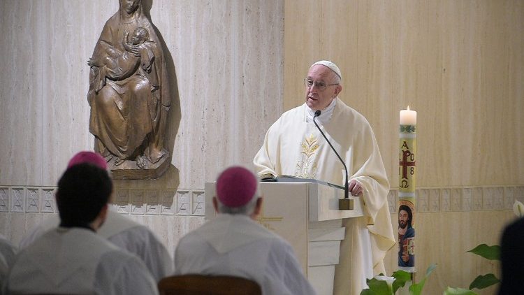 Le Pape prêchant à Saint-Marthe, le 8 mai. 