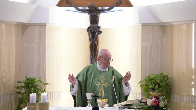 Le Pape célébrant la messe à la Maison Sainte-Marthe, le 29 mai 2018.