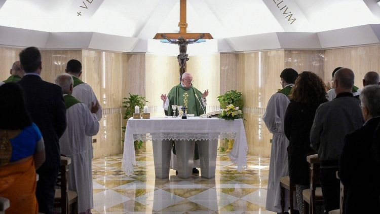 2018-06-15 Papa francesco celebra la messa a Santa Marta