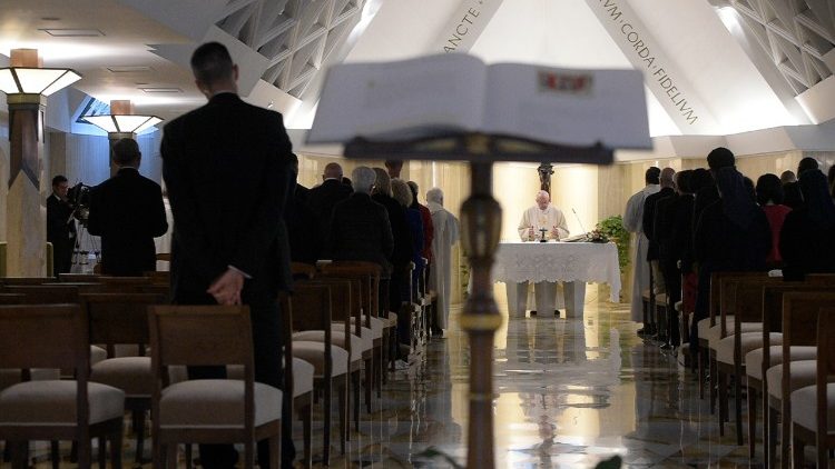 Утринна литургия с папа Франциск във Ватикана