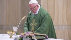 2018-06-19 Papież celebruje Mszę w Domu św. Marty