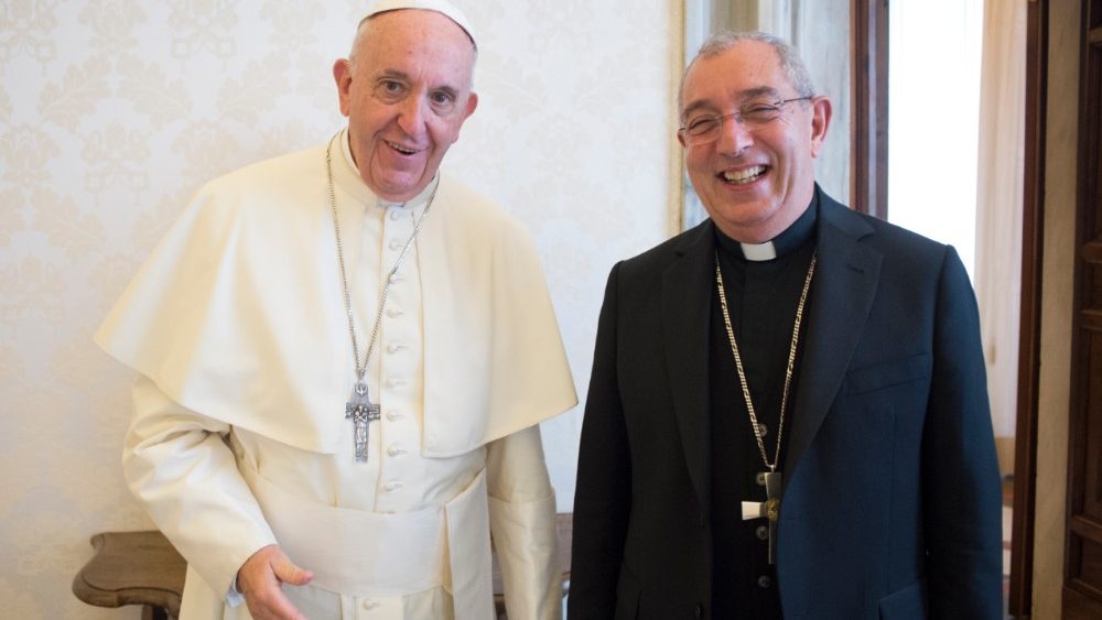 Papa Françesku dhe kardinali. Angelo De Donatis