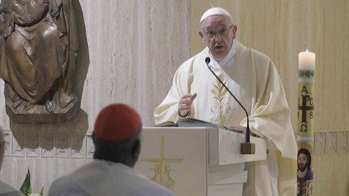 Påven i Sankta Marta: Det finns god och dålig nyfikenhet 