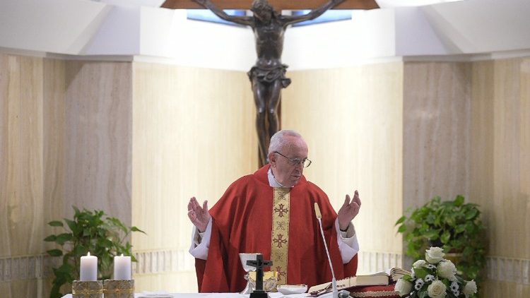 Папа падчас Эўхарыстыі ў Доме св. Марты