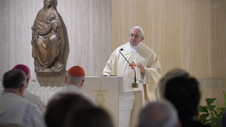 Ferenc pápa a Szent Márta-ház kápolnájában prédikál