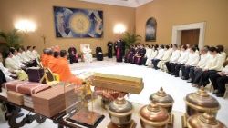 Papa Francesco riceve le delegazioni buddista e  dharmiche