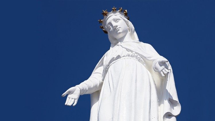 La statue de Notre-Dame-du-Liban, au sanctuaire de Harissa.