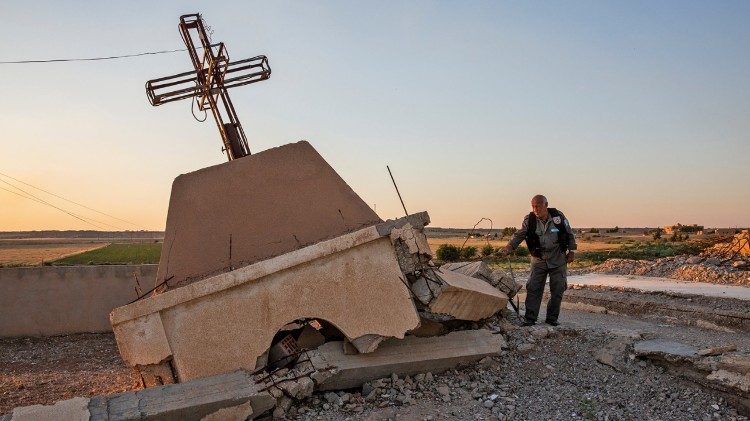 Chiesa distrutta in un villaggio in Siria