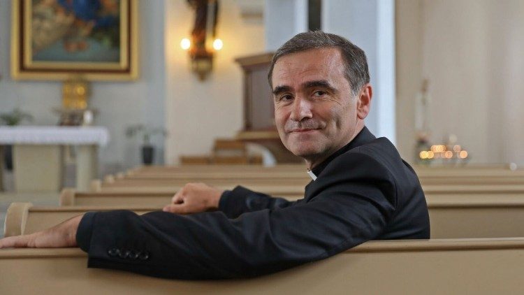 Mgr Philippe Jourdan, administrateur apostolique en Estonie, en la cathédrale de Tallinn. 