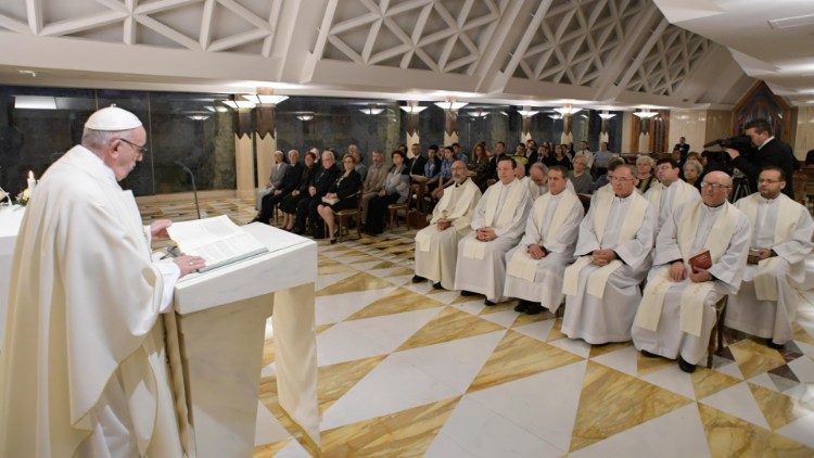 Papa celebra a missa na Casa Santa Marta