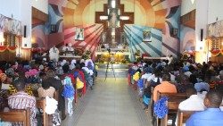 The faithful at Mass in Tanzania