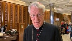 Biskup Lucas Van Looy, emerytowany biskup Gandawy