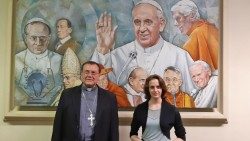 2018.10.25 arcivescovo metropolita Paolo Pezzi e Oksana Pimenova, ospiti del Team Editoriale Russo di Vatican News