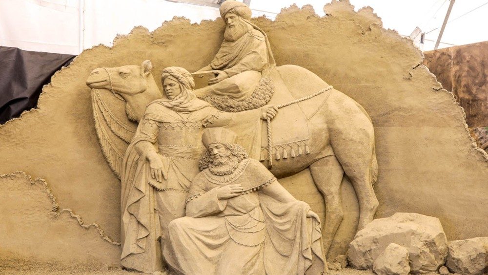 Risultati immagini per sand nativity vaticano