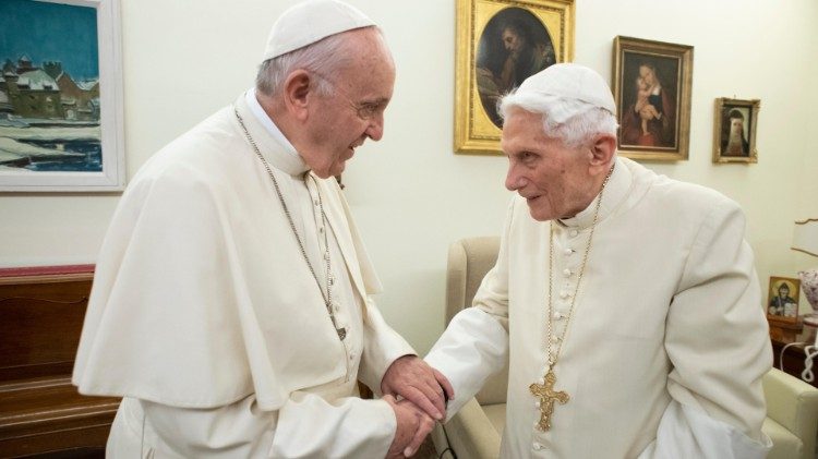 2018.12.21 visita di Papa Francesco a Ratzinger per gli auguri di Natale