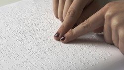 Testo in braille, foto d'archivio
