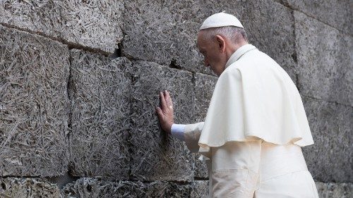 Pope to Simon Wiesenthal Centre: If we lose our memory, we destroy our future