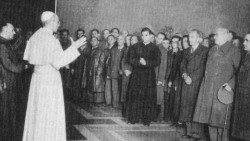 Foto dell’udienza concessa da Pio XII agli ebrei scampati ai campi di sterminio