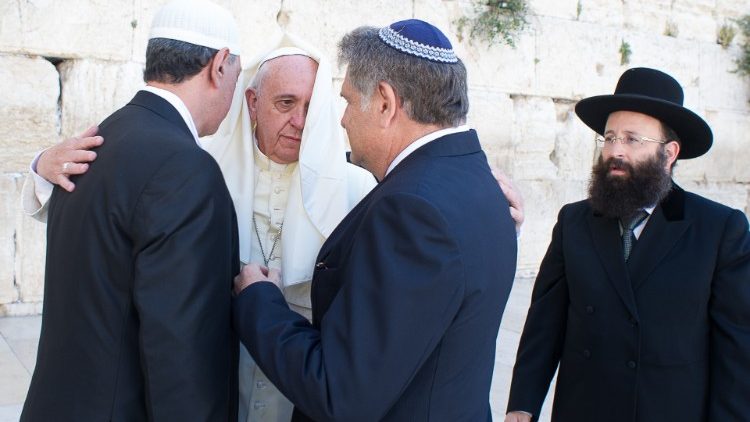 Papież do żydów: dialog międzyreligijny jest znakiem naszych czasów 