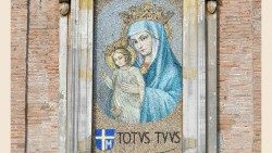 «Maria Mater Ecclesiae»-mosaikken som kan ses fra Petersplassen