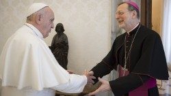 Papa Francisc și arhiepiscopul Claudio Gugerotti (Vatican Media)