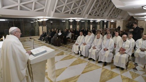 Il Papa a S. Marta: i preti siano gioiosi come don Bosco