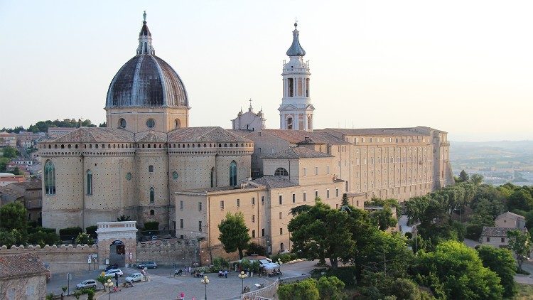 Dal Cin Ci Affidiamo A Maria E Lei Intercede Per Noi Con Il Figlio Vatican News