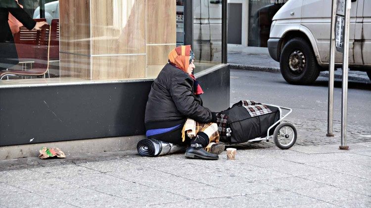 2019.03.28 donna senzatetto, povertà, povera