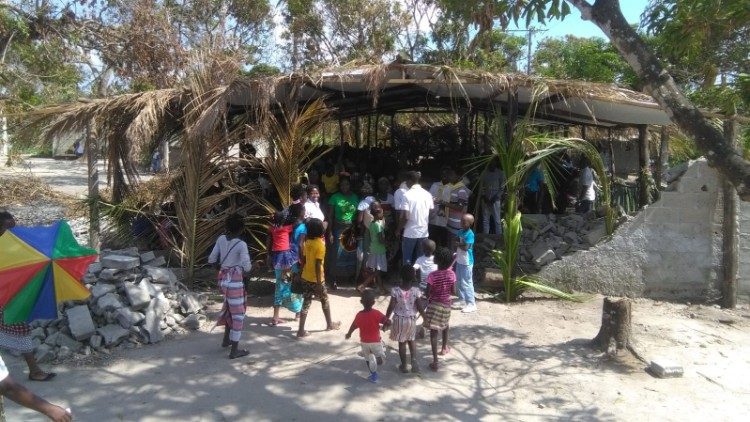 Privemena kapela u Bairi, u Mozambiku
