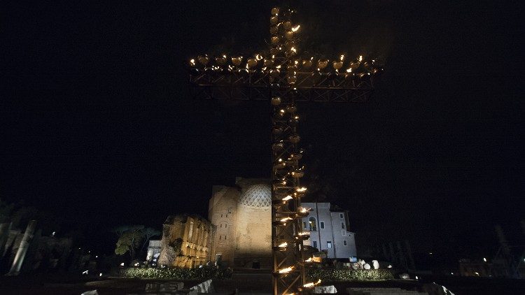 2019.03.30 Papa Francesco, Via Crucis, Colosseo, Fori imperiali, Settimana Santa 2018