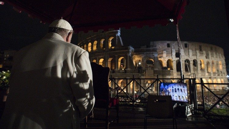 Via Sacra no Coliseu com o Papa Francisco em 30 de março de 2019