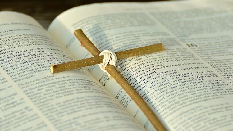 Thánh giá và Kinh Thánh