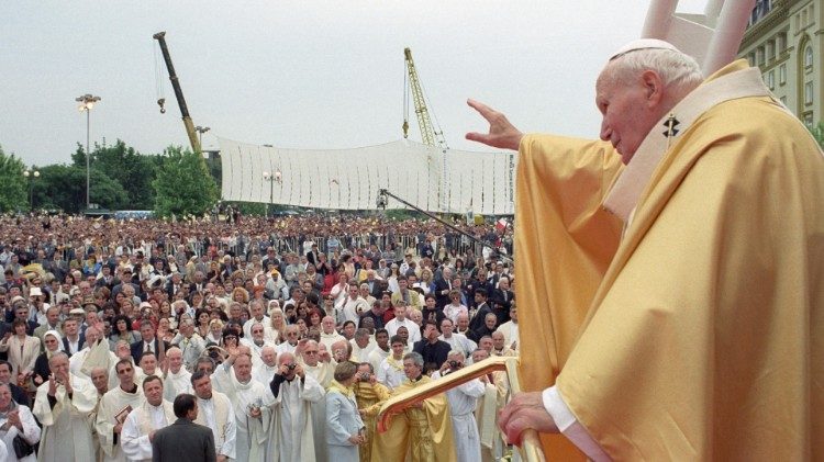 2019.04.10  Giovanni Paolo II in Bulgaria, nel maggio 2002