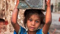 Exploração do trabalho infantil é uma violação da dignidade humana