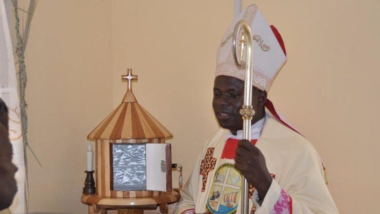 Askofu Mkuu G.Nyaisonga na Rais wa Baraza la maaskofu katoliki Tanzania