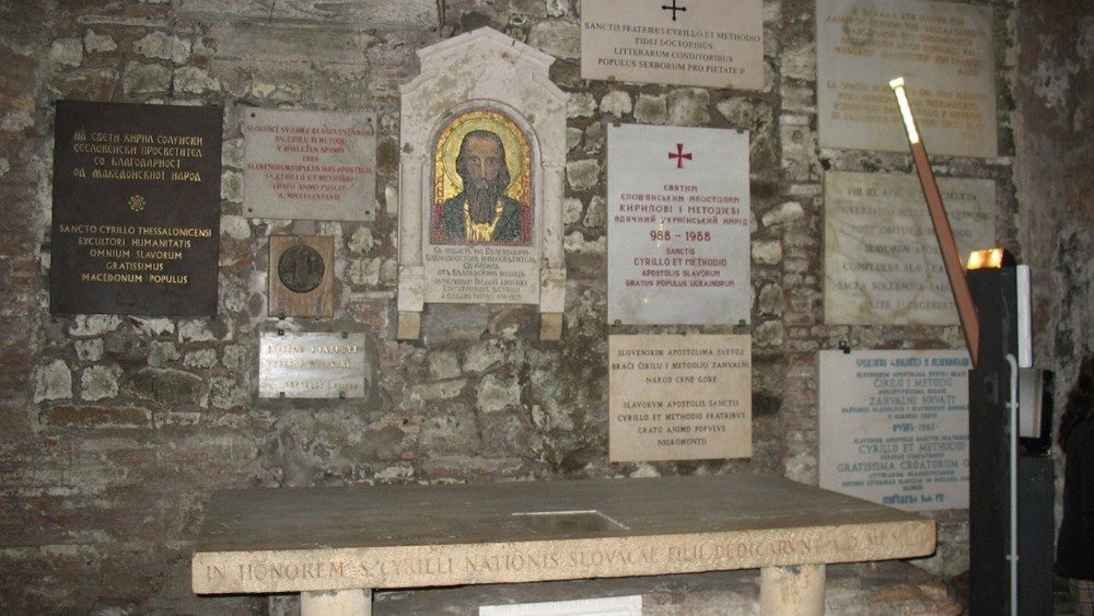 Slovenský oltár nad hrobom sv. Cyrila v Bazilike sv. Klementa (Klimenta)