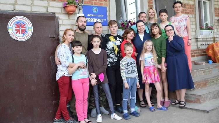 Ukraina: polskie szarytki z pomocą na terenach przyfrontowych
