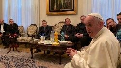 Папа падчас сустрэчы з румынскімі езуітамі