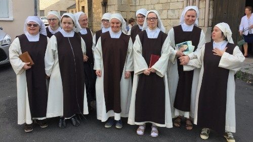 Радость созерцательной жизни в общине: монахини с синдромом Дауна