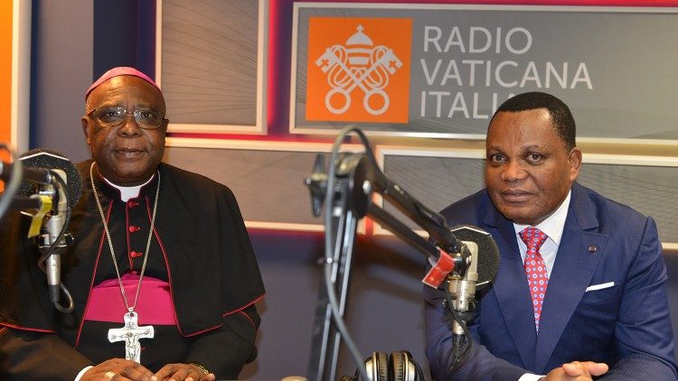 刚果外交部长接受梵蒂冈新闻网的采访