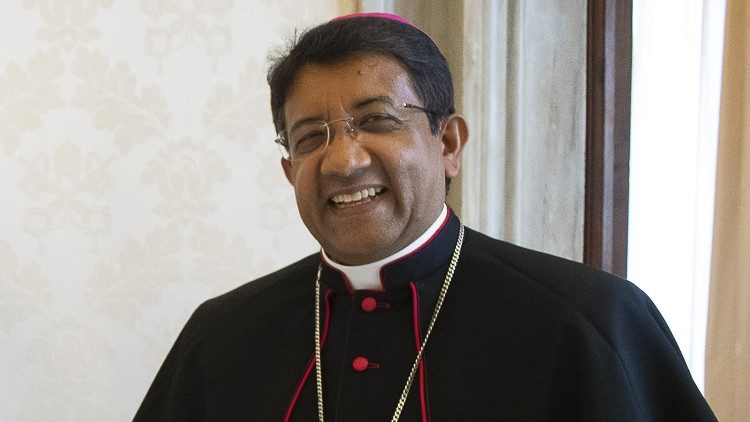 Mgr Kurian Mathew Vayalunkal lors d'une rencontre avec le Pape François le 8 juin 2019.