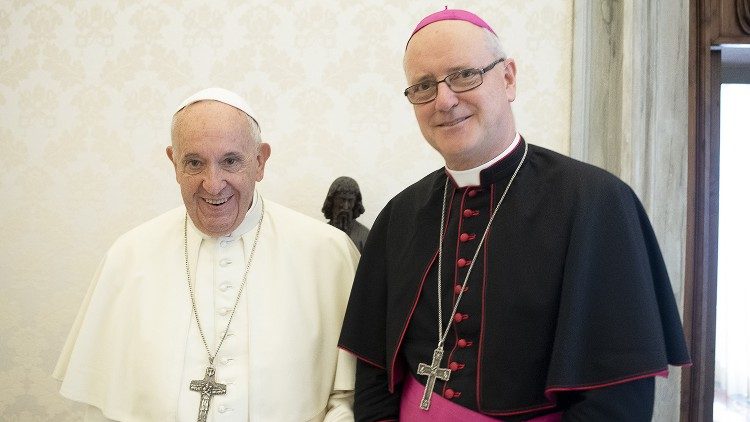 Mgr Eugene Martin Nugent, nonce au Koweït et au Qatar avec le Pape François le 14 juin 2019