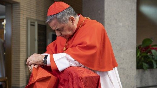 Vatikan: Kardinal Becciu tritt ab und verzichtet auf Kardinalsrechte 