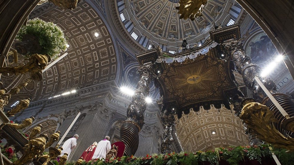 2019.06.29 Papa Francesco celebra la Santa Messa Pietro e Paolo
